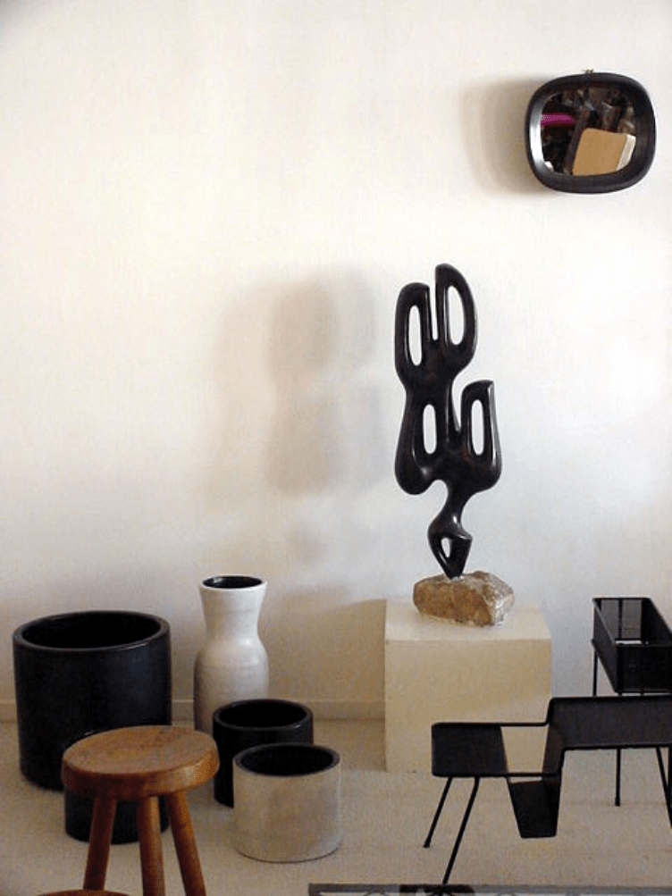 Galerie de Beyrie, New York, 1999 : Georges Jouve « L’Arbre » c. 1951, Cylindres, vase monumental / Mathieu Matégot, Charlotte Perriand